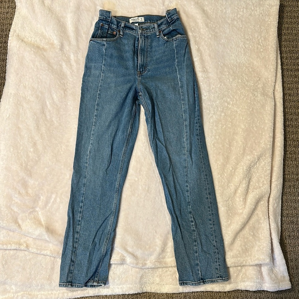 Abercrombie The 90’s straight ultra high rise Jean
